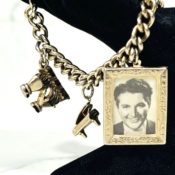 Vintage Liberace Charm Bracelet Gold Tone Piano Candelabra Photo 6.75" - Picture 1 of 15